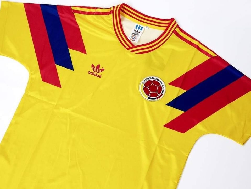 Retro 1990 Colombia Football Champion T-Shirt